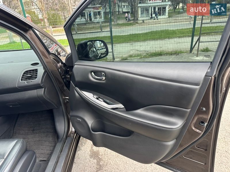 Хетчбек Nissan Leaf 2015 в Запоріжжі фото 10 Хетчбек Nissan Leaf 2015 в Запоріжжі