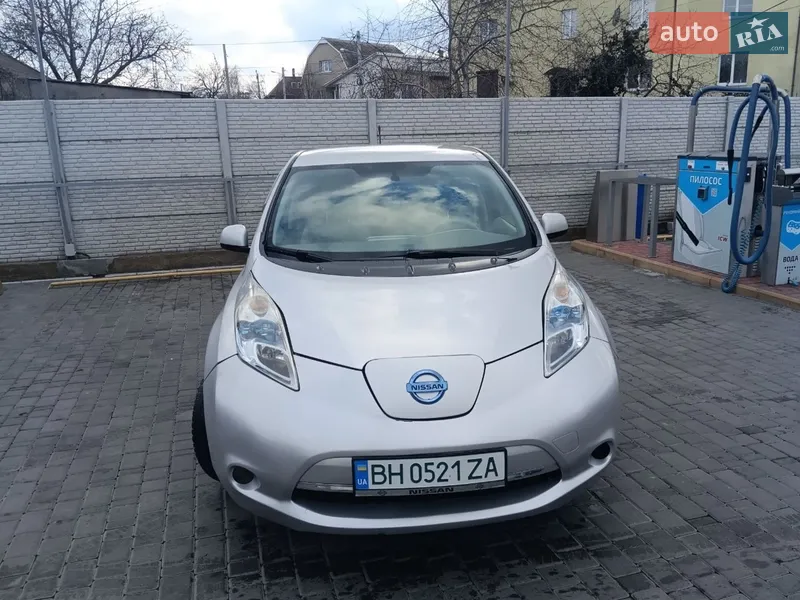 Nissan Leaf 2011
