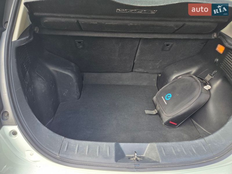 Хетчбек Nissan Leaf 2016 в Дніпрі фото 11 Хетчбек Nissan Leaf 2016 в Дніпрі