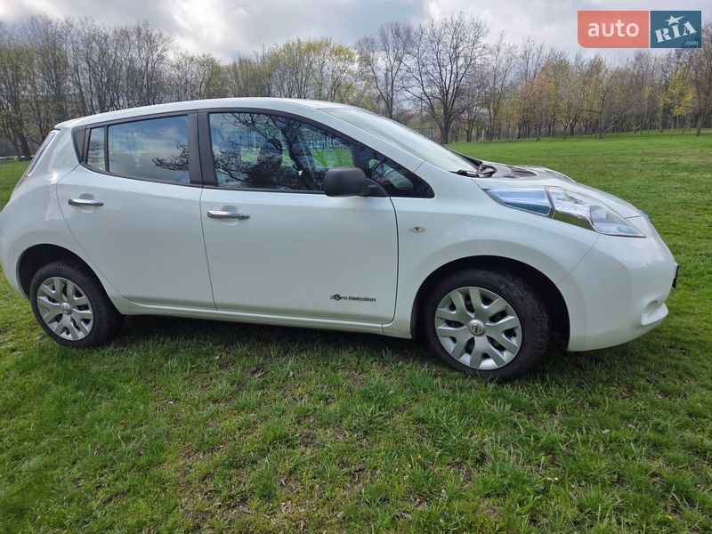 Хетчбек Nissan Leaf 2016 в Дніпрі фото 14 Хетчбек Nissan Leaf 2016 в Дніпрі
