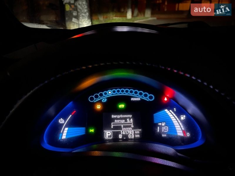 Хэтчбек Nissan Leaf 2012 в Днепре