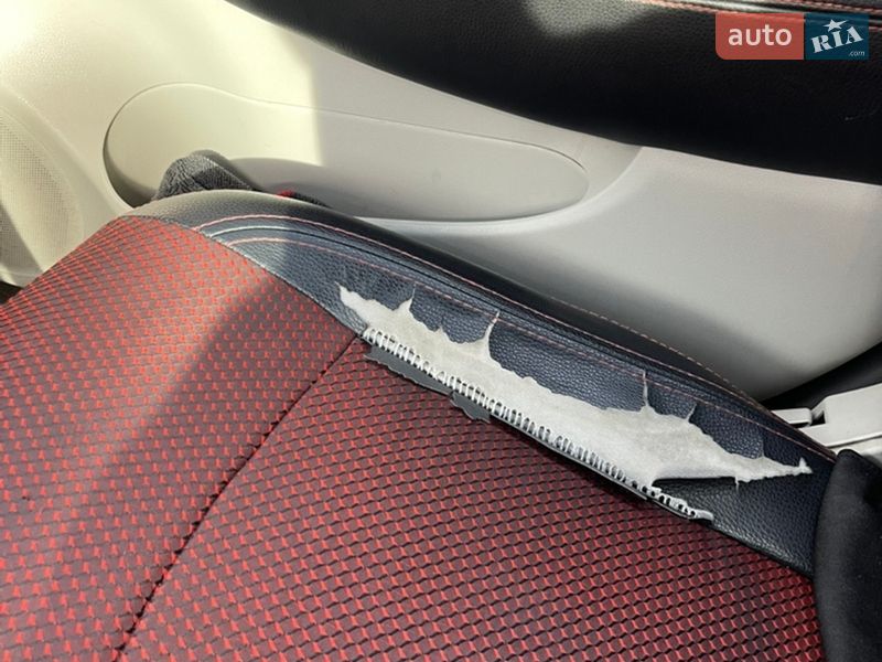 Хэтчбек Nissan Leaf 2012 в Днепре