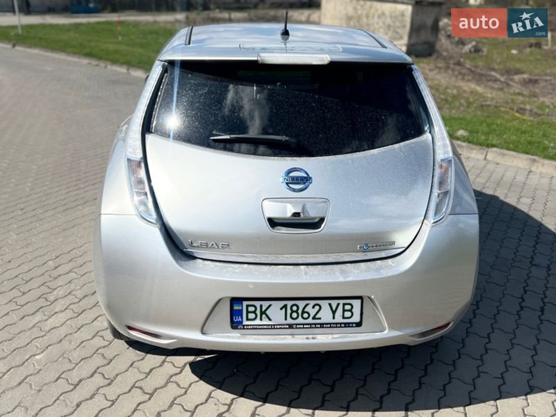 Хэтчбек Nissan Leaf 2013 в Бродах фото 10 Хэтчбек Nissan Leaf 2013 в Бродах