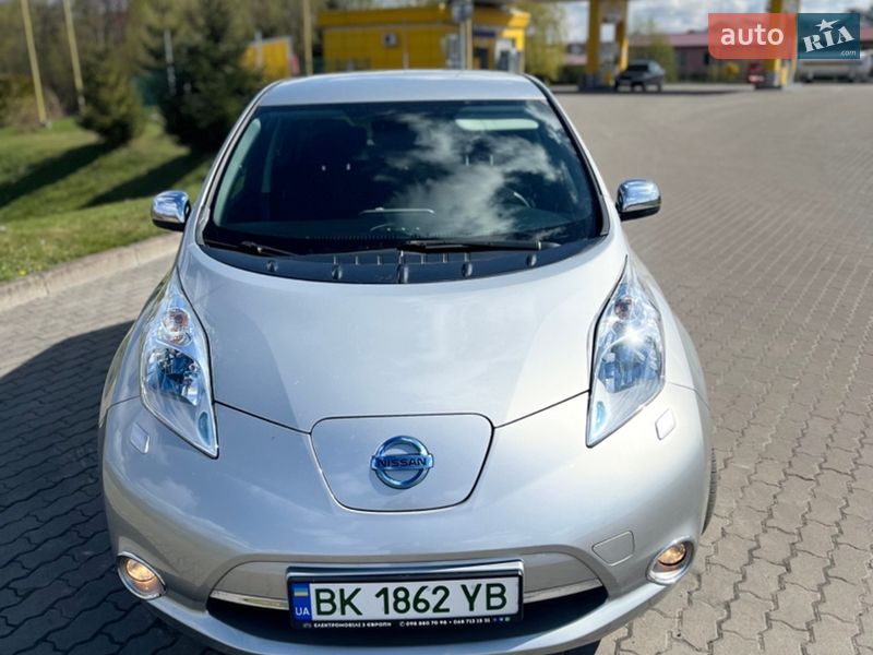 Хэтчбек Nissan Leaf 2013 в Бродах фото 12 Хэтчбек Nissan Leaf 2013 в Бродах