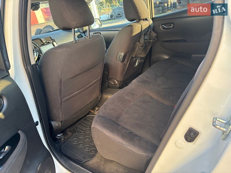 Хэтчбек Nissan Leaf 2014 в Нововолынске