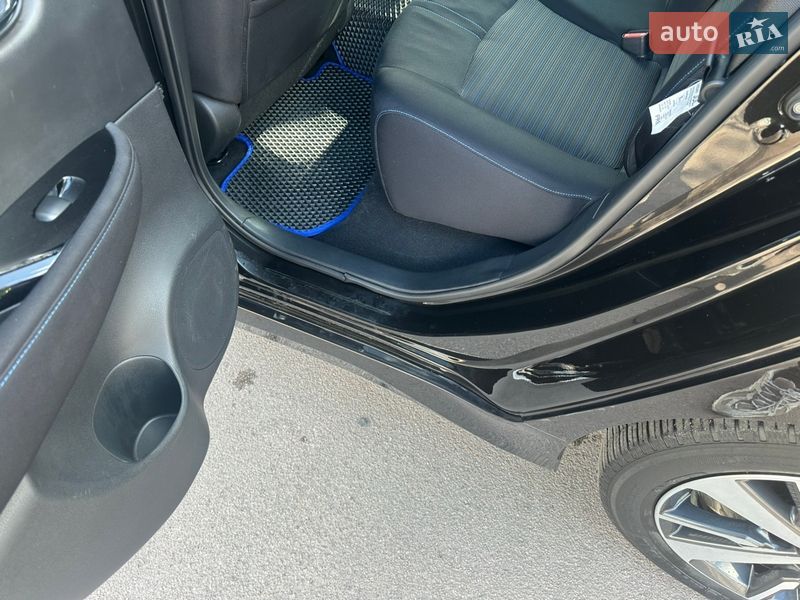 Хэтчбек Nissan Leaf 2018 в Хмельницком