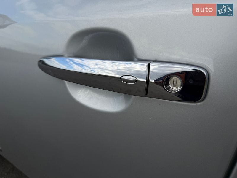 Хэтчбек Nissan Leaf 2012 в Ровно