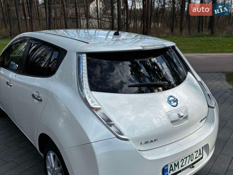 Хэтчбек Nissan Leaf 2016 в Житомире