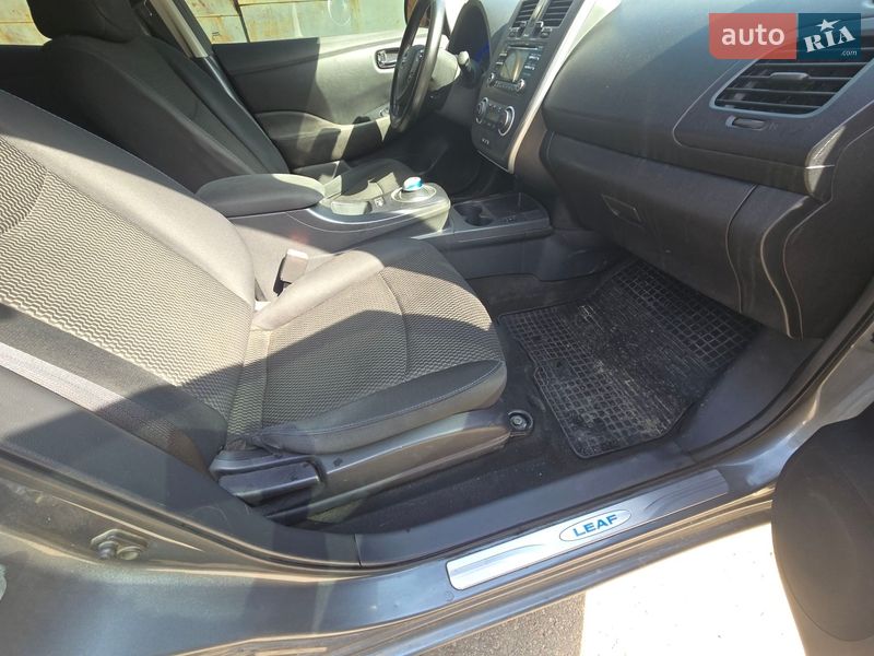 Хэтчбек Nissan Leaf 2015 в Одессе