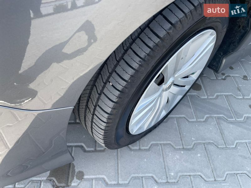 Хэтчбек Nissan Leaf 2018 в Томашполе