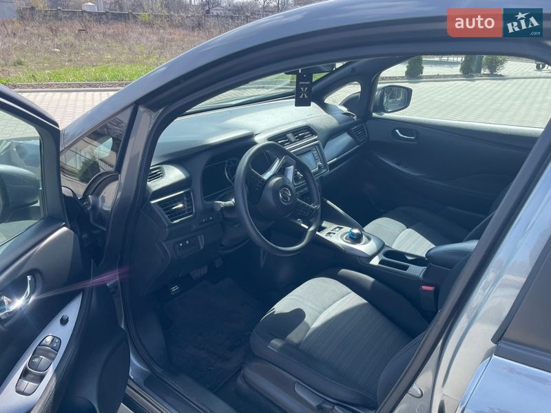 Хэтчбек Nissan Leaf 2018 в Томашполе