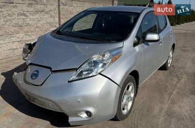 Хэтчбек Nissan Leaf 2013 в Шпитьках