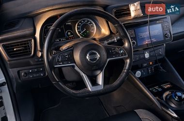 Хетчбек Nissan Leaf 2018 в Дніпрі