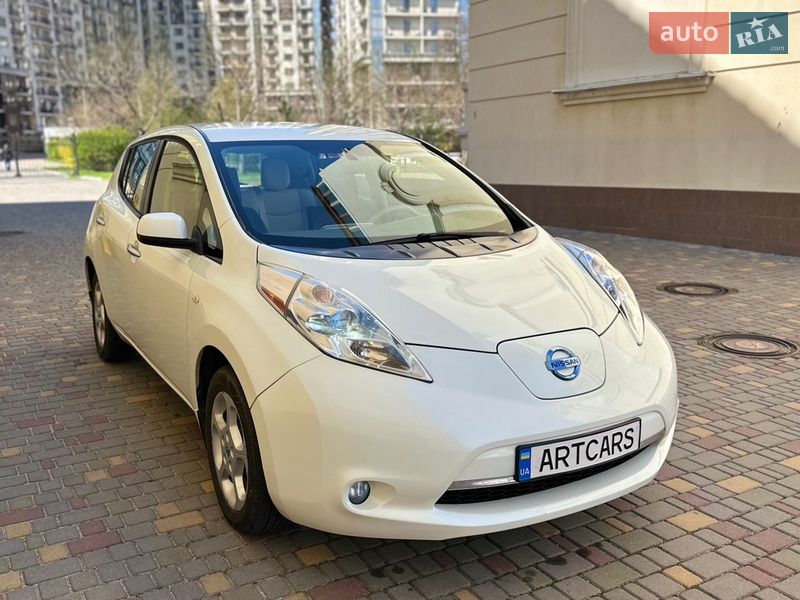 Хэтчбек Nissan Leaf 2012 в Одессе