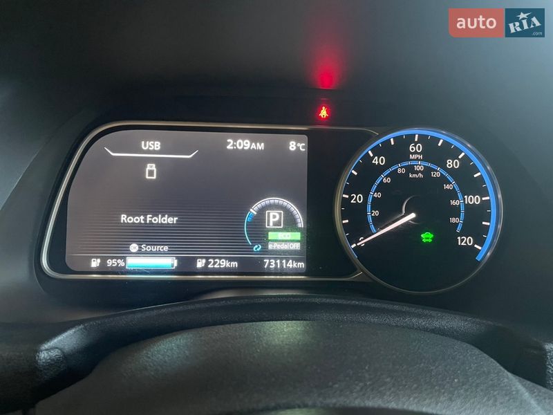 Хэтчбек Nissan Leaf 2018 в Томашполе