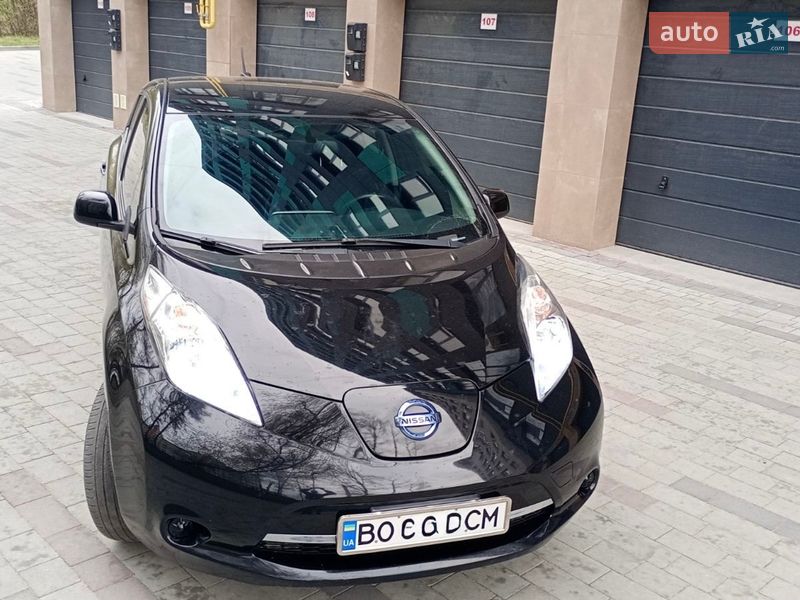 Хэтчбек Nissan Leaf 2015 в Тернополе