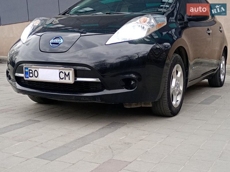 Хэтчбек Nissan Leaf 2015 в Тернополе
