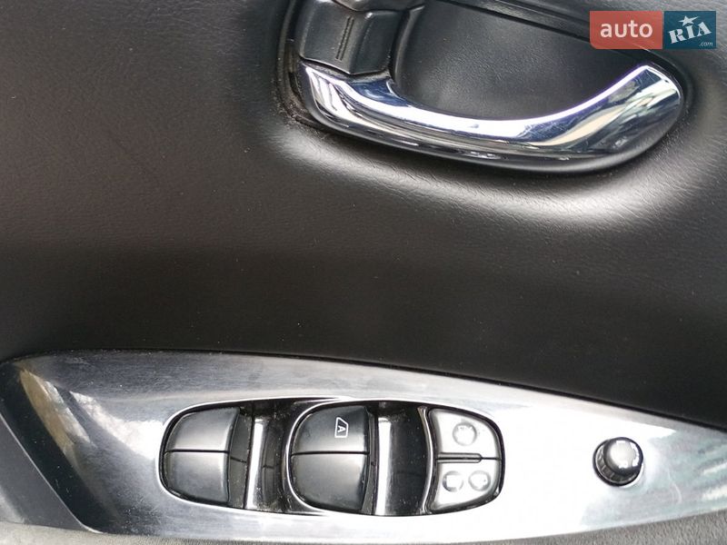 Хэтчбек Nissan Leaf 2015 в Тернополе