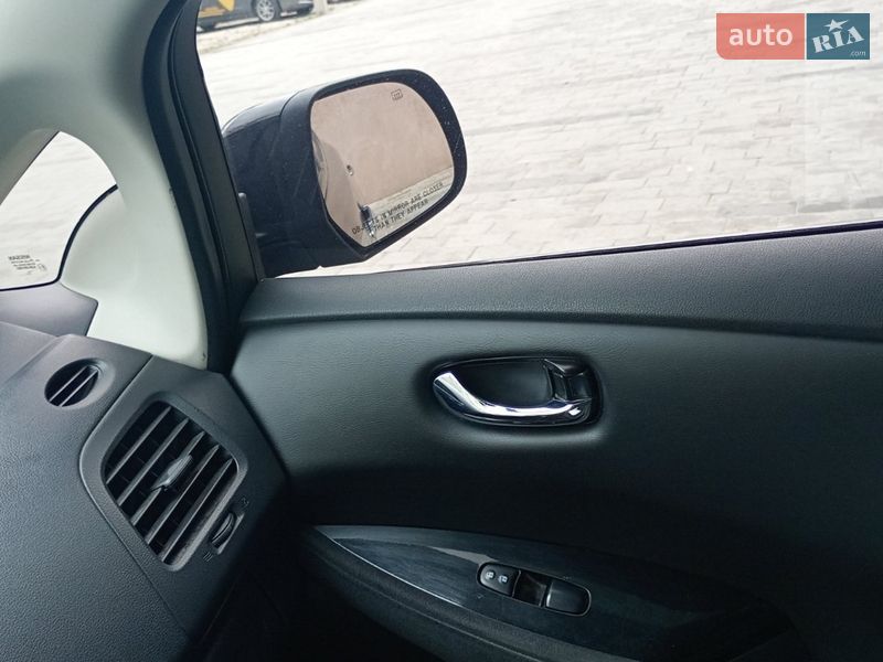 Хэтчбек Nissan Leaf 2015 в Тернополе