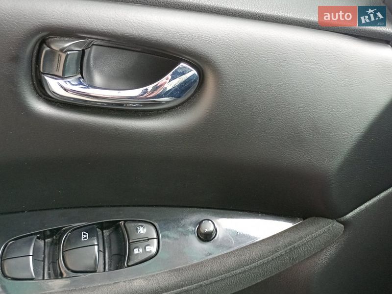 Хэтчбек Nissan Leaf 2015 в Тернополе