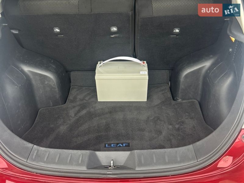 Хетчбек Nissan Leaf 2015 в Чернівцях