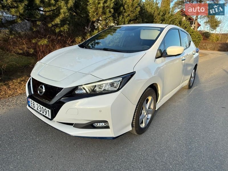 Хэтчбек Nissan Leaf 2020 в Киеве