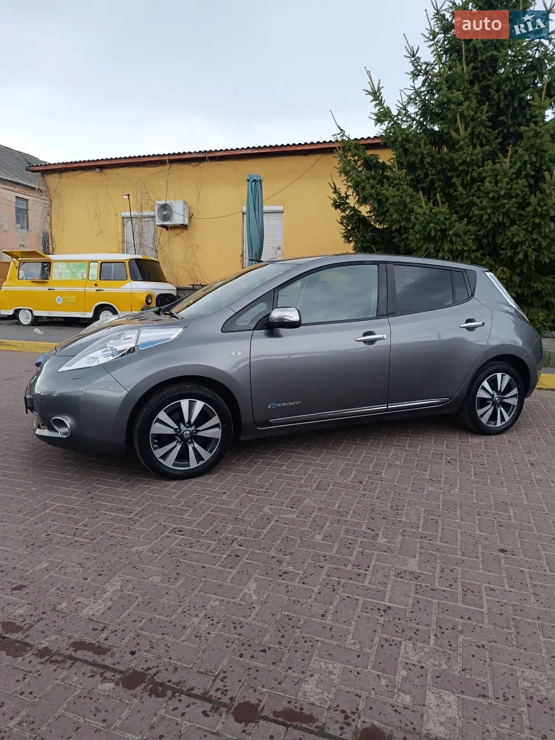 2015 Nissan Leaf - мініатюра 2