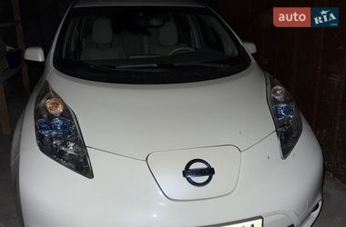Хэтчбек Nissan Leaf 2012 в Днепре