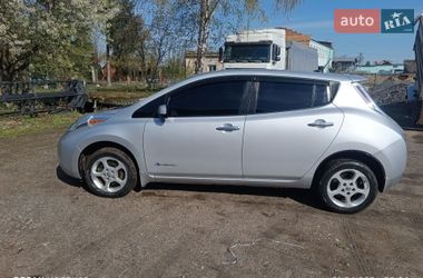 Хэтчбек Nissan Leaf 2015 в Мурованых Куриловцах