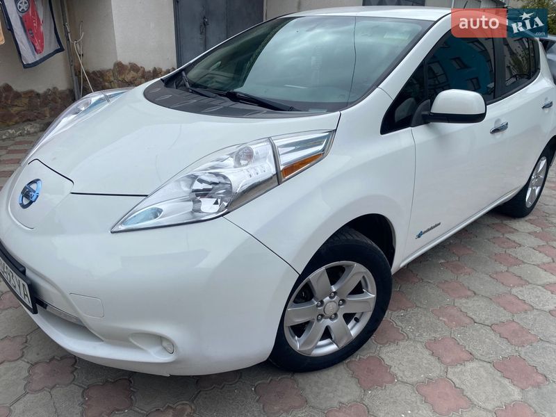 Хэтчбек Nissan Leaf 2014 в Тернополе