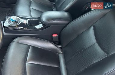 Хэтчбек Nissan Leaf 2016 в Святопетровское