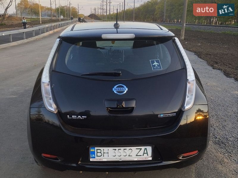 Хэтчбек Nissan Leaf 2016 в Одессе