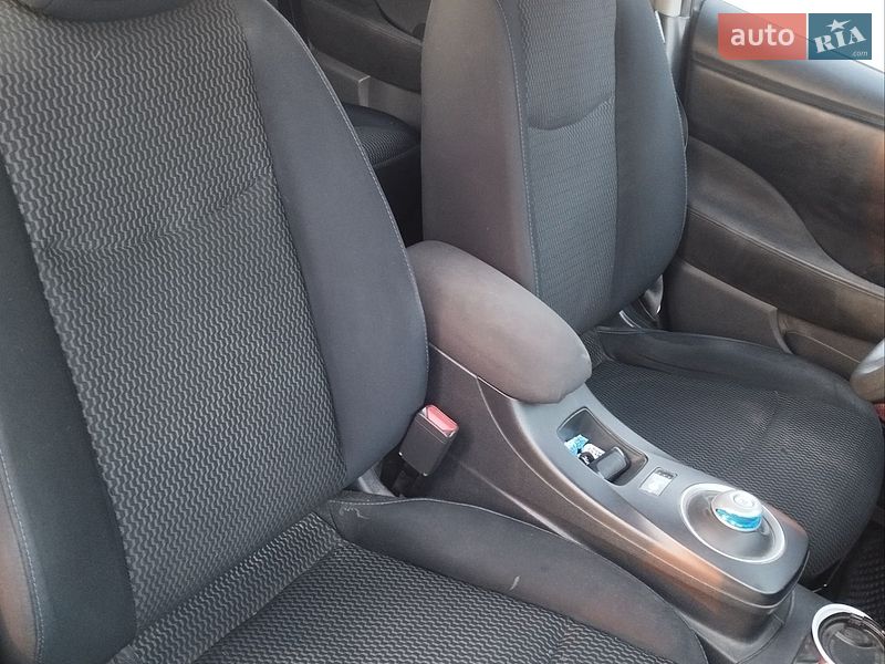 Хэтчбек Nissan Leaf 2016 в Одессе