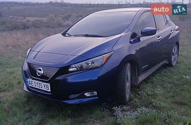 Хетчбек Nissan Leaf 2018 в Дніпрі