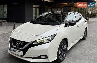 Хетчбек Nissan Leaf 2022 в Києві