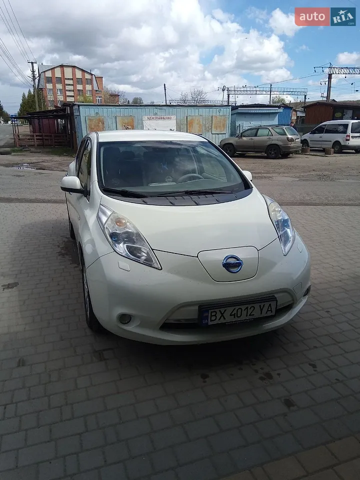 2010 Nissan Leaf - мініатюра 11