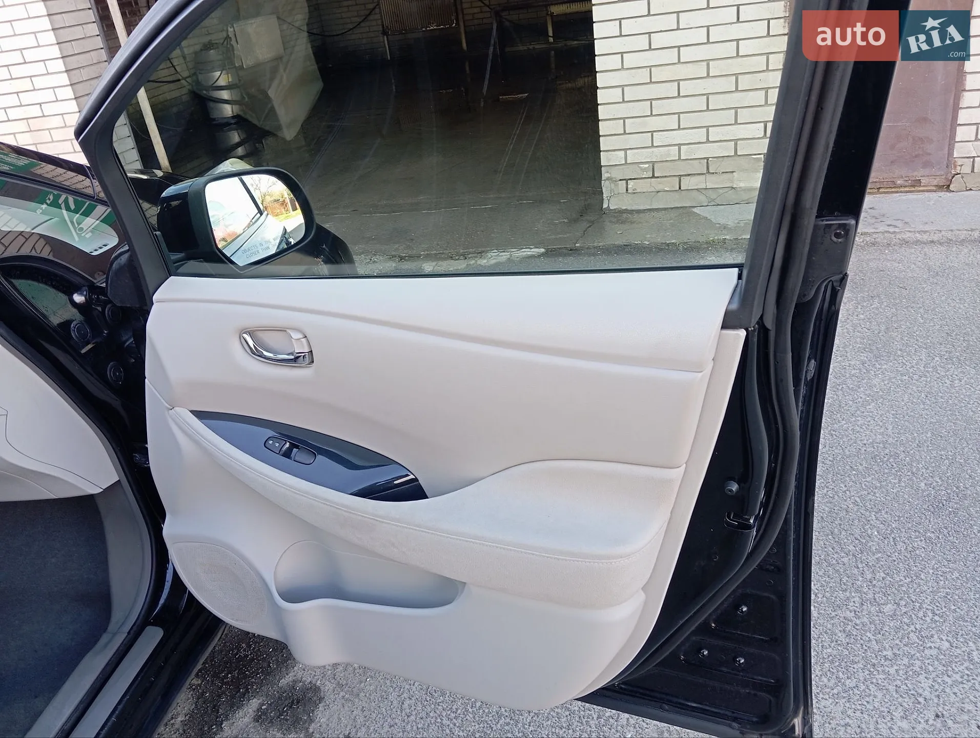 2011 Nissan Leaf - мініатюра 20