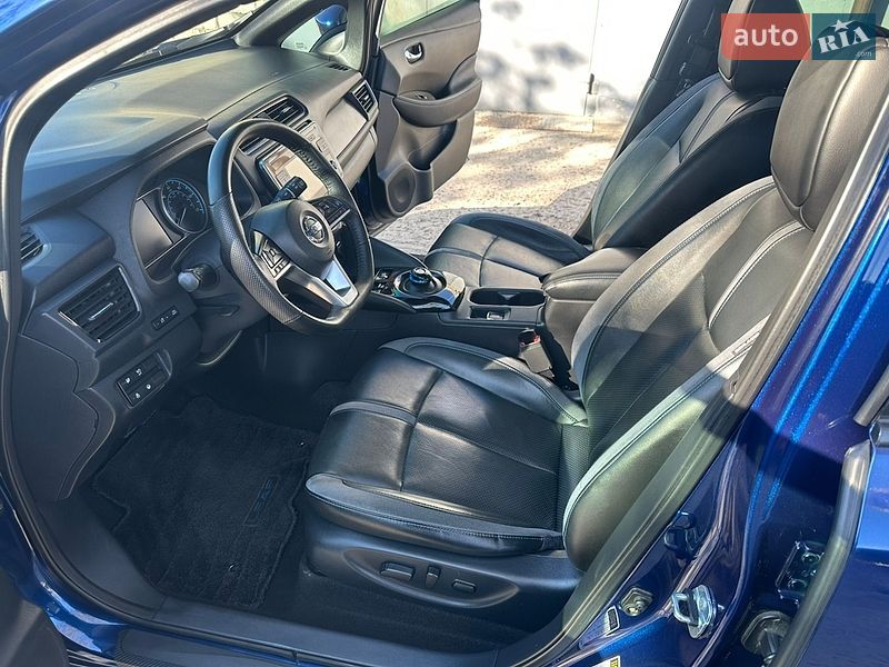 Хэтчбек Nissan Leaf 2019 в Вознесенске