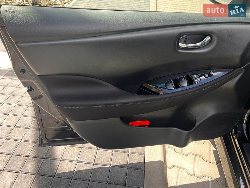 Хэтчбек Nissan Leaf 2018 в Кропивницком