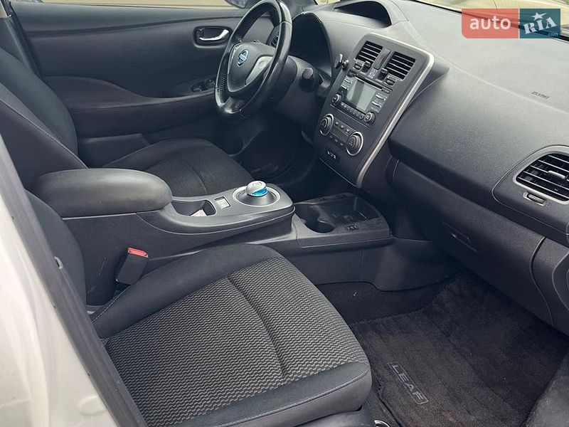 Хэтчбек Nissan Leaf 2013 в Киеве