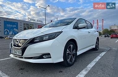 Хетчбек Nissan Leaf 2021 в Чернівцях
