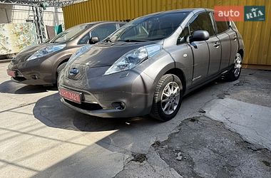 Хэтчбек Nissan Leaf 2015 в Умани