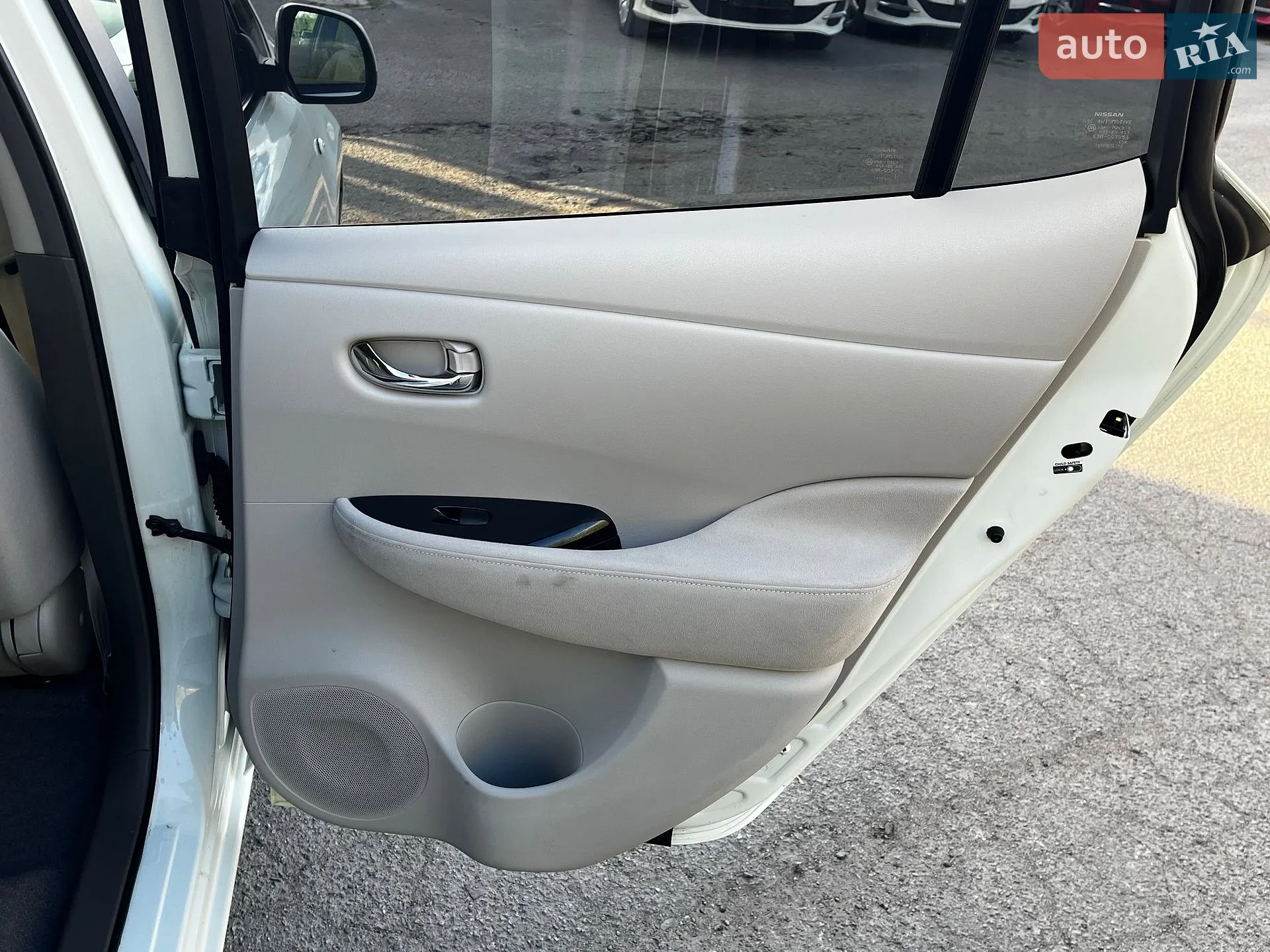 2013 Nissan Leaf - мініатюра 18
