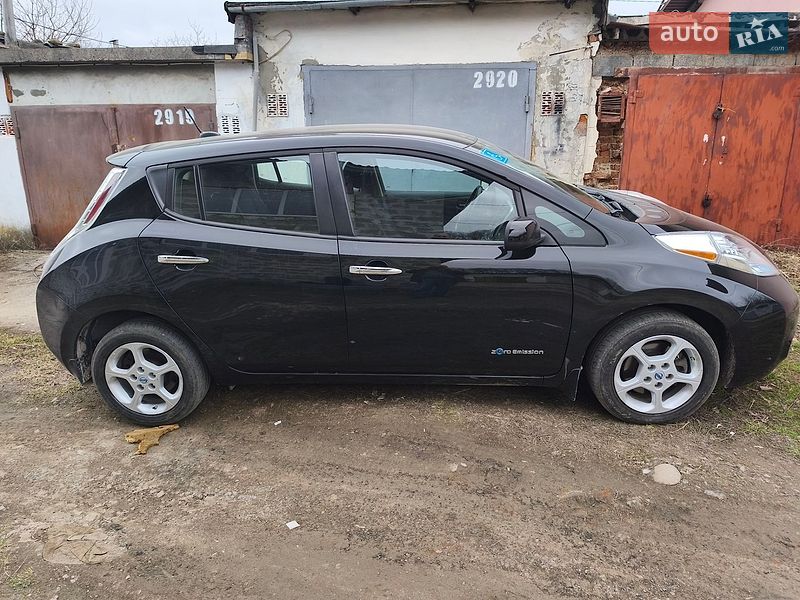 Хэтчбек Nissan Leaf 2014 в Ивано-Франковске