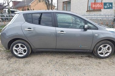 Хетчбек Nissan Leaf 2014 в Сокалі