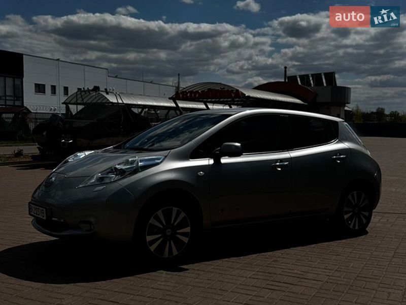 Хетчбек Nissan Leaf 2014 в Полтаві
