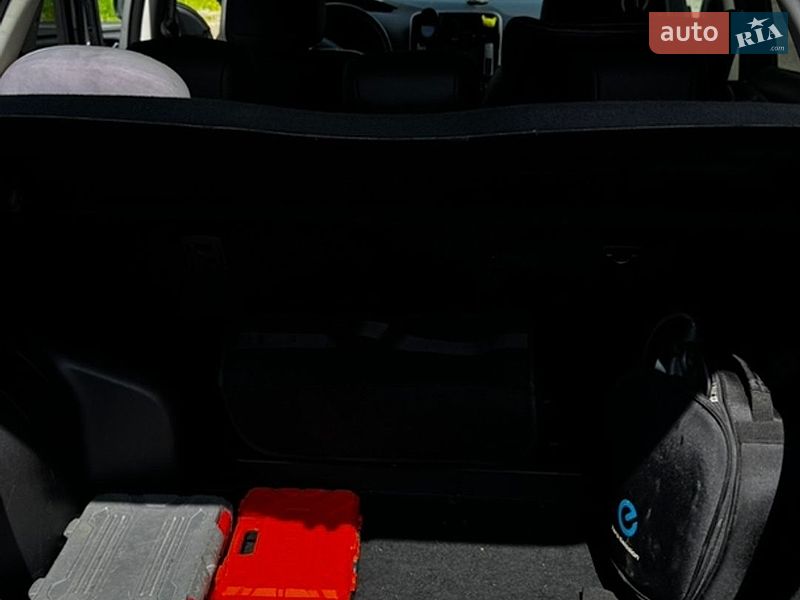 Хетчбек Nissan Leaf 2014 в Полтаві