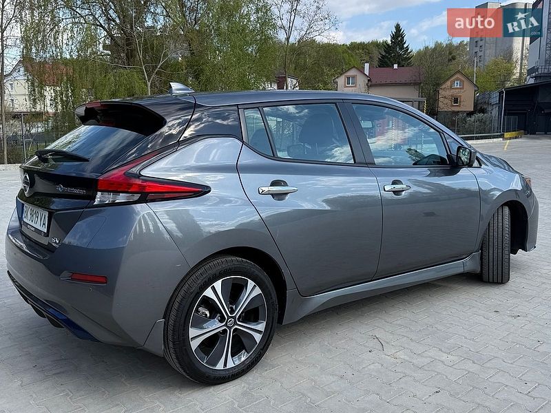 Хэтчбек Nissan Leaf 2022 в Ровно