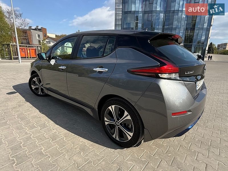 Хэтчбек Nissan Leaf 2022 в Ровно