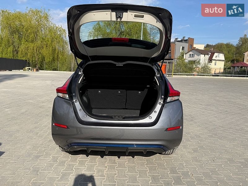 Хэтчбек Nissan Leaf 2022 в Ровно